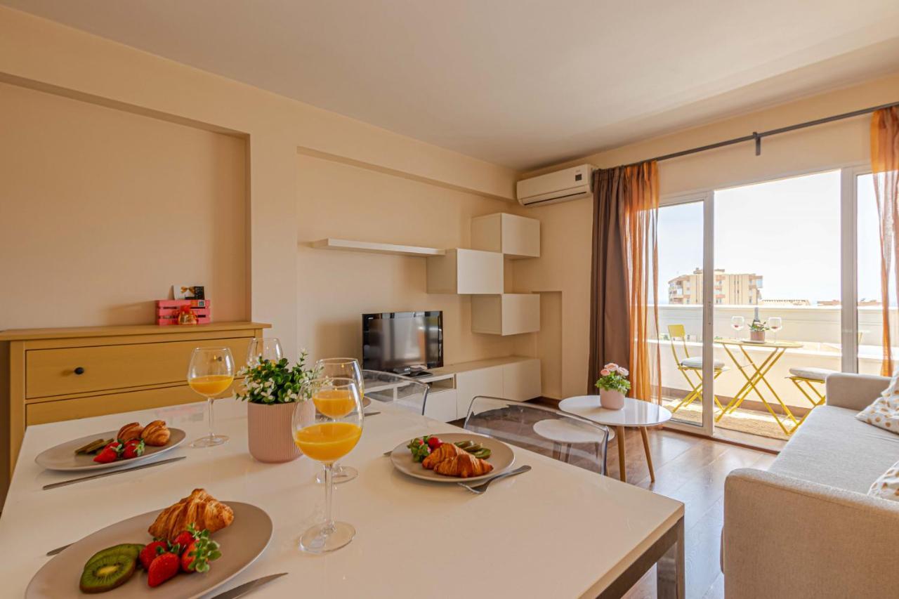 797 Holiday Rentals- Atico En Arroyo De La Miel Con Hermosas Vistas ベナルマデナ エクステリア 写真